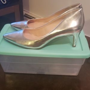 Banana Republic Silver pumps